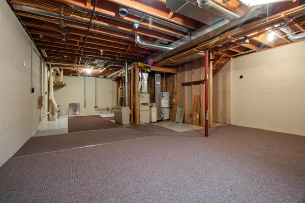 $685,000 | 9806 Highland Park Road, Highland, WI 53543