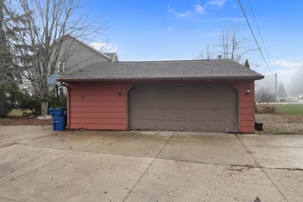 $685,000 | 9806 Highland Park Road, Highland, WI 53543