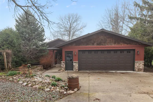 $685,000 | 9806 Highland Park Road, Highland, WI 53543