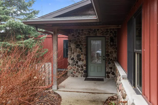 $685,000 | 9806 Highland Park Road, Highland, WI 53543