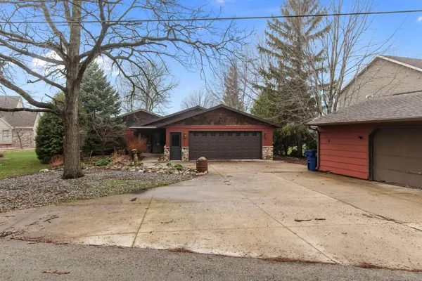 $685,000 | 9806 Highland Park Road, Highland, WI 53543