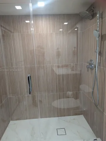 $6,000 | 19707 Turnberry Way, Unit 20L, Aventura, FL 33180