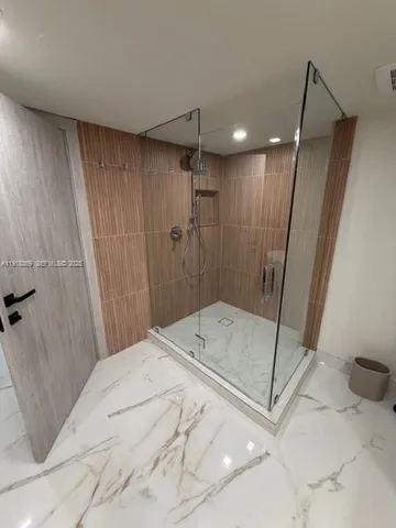 $6,000 | 19707 Turnberry Way, Unit 20L, Aventura, FL 33180