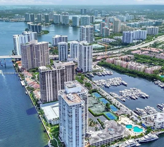 $6,000 | 19707 Turnberry Way, Unit 20L, Aventura, FL 33180