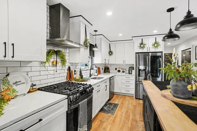 $389,900 | 3230 Sarah Circle, Twin Lake, MI 49457