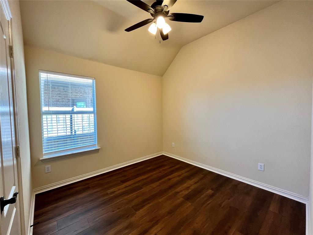 921 Raleigh Path Denton, TX 76208 - Photo 13 of 22