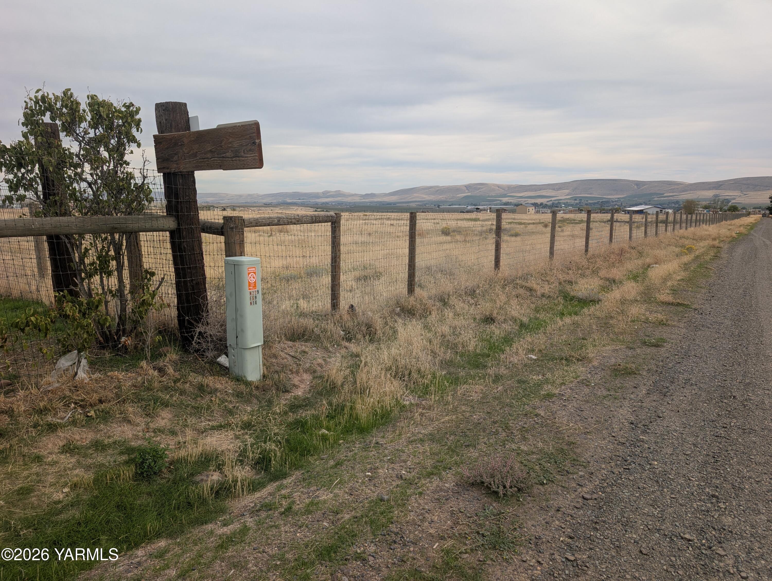 Nka Postma Road Moxee, WA 98936 - Photo 2 of 8 PXL_20260924_222926958.MP
