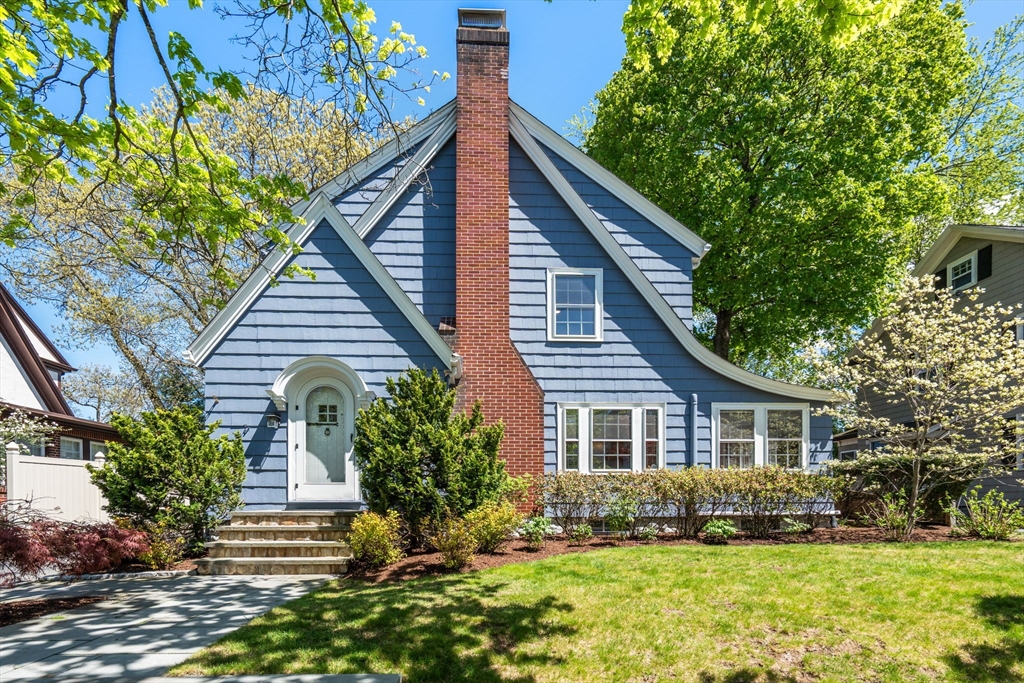 33 Longfellow Road Melrose, MA 02176 - Photo 2 of 38