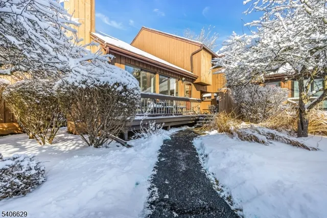 $435,000 | 107 Bluebird Drive, Unit 1A, Hillsborough, NJ 08844