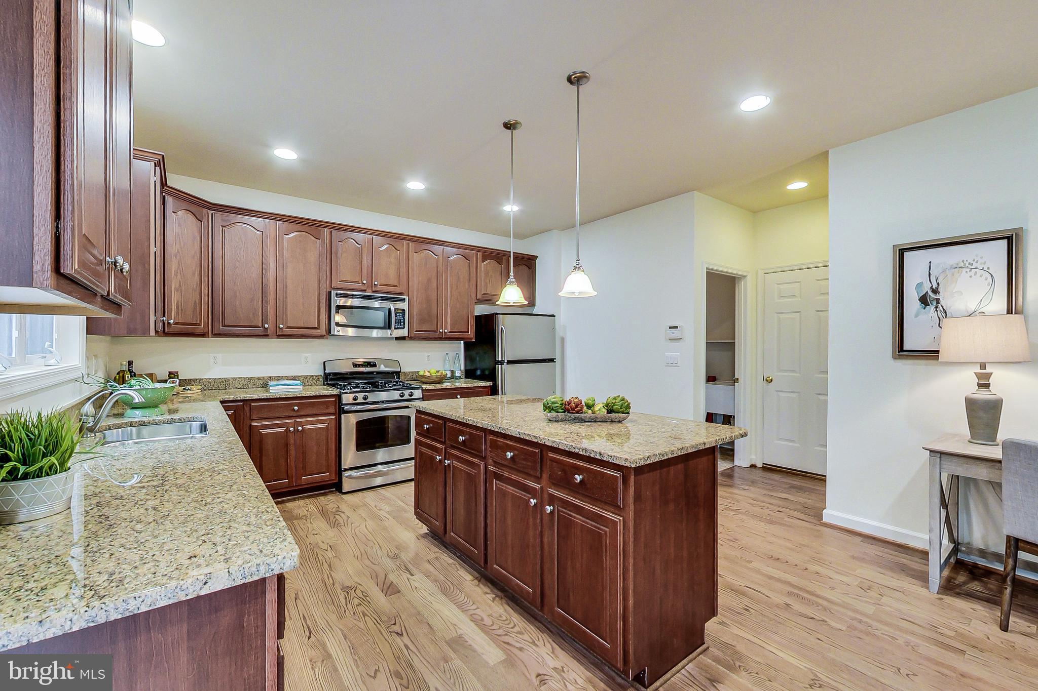 2844 Hill Road Vienna, VA 22181 - Photo 12 of 56