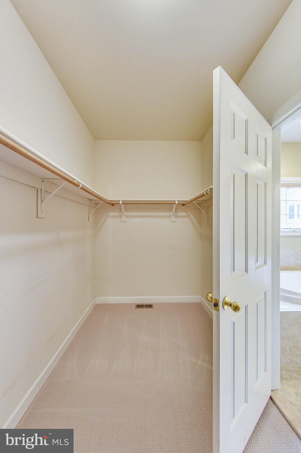 2844 Hill Road Vienna, VA 22181 - Photo 23 of 56