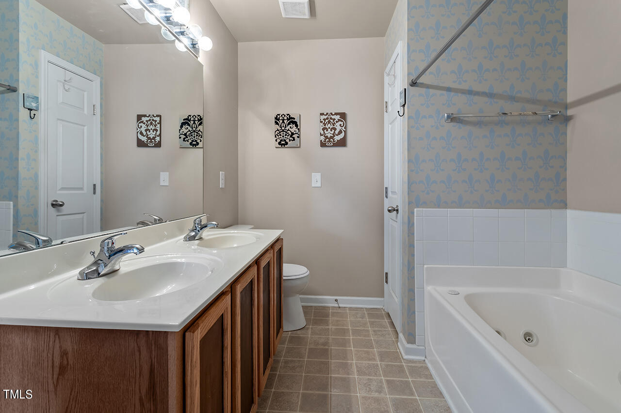 331 Gilman Lane, Unit 102 Raleigh, NC 27610 - Photo 20 of 27 331 Gilman Lane_23
