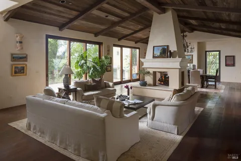 $7,800,000 | 18455 Half Moon Street, Sonoma, CA 95476