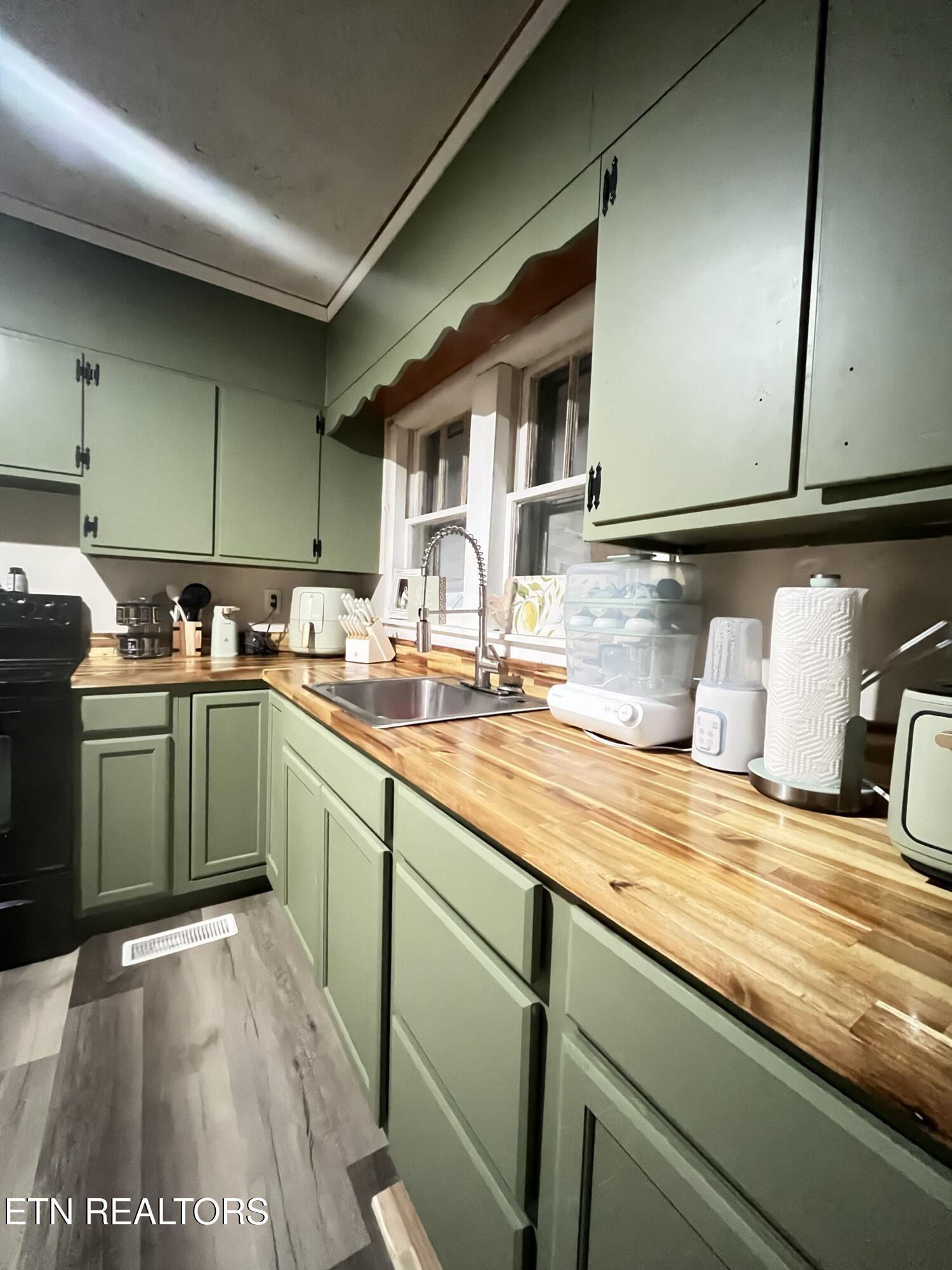 35 Buffalo Road Oneida, TN 37841 - Photo 3 of 20 IMG_8635