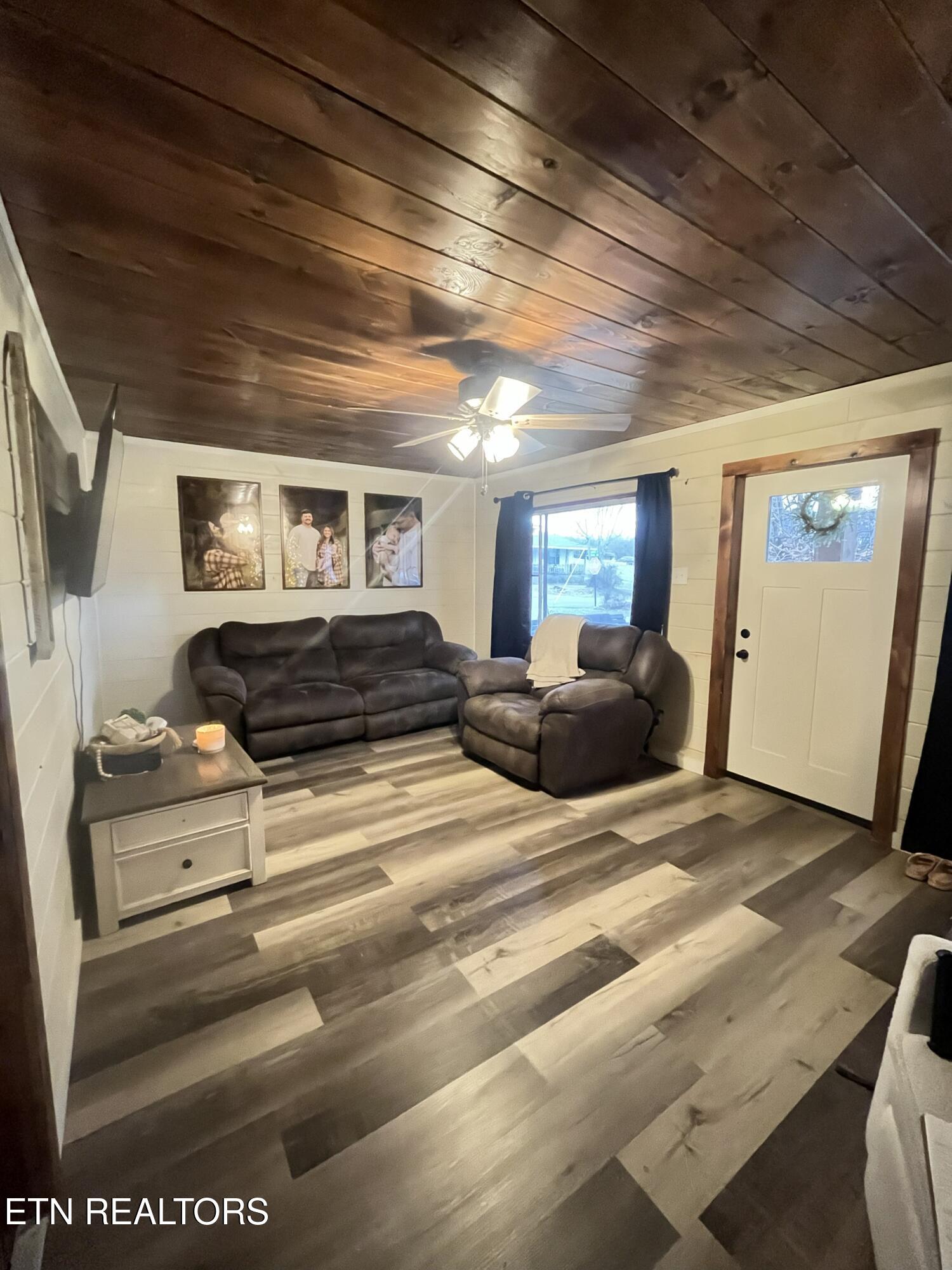 35 Buffalo Road Oneida, TN 37841 - Photo 6 of 20 IMG_8621