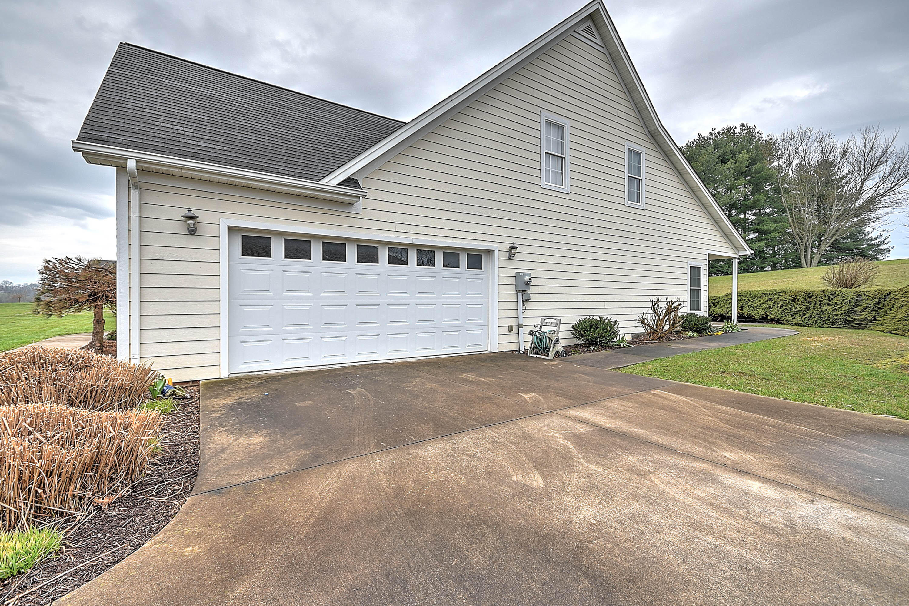 32530 Spring Crest Drive Glade Spring, VA 24340 - Photo 9 of 49 Spring Crest-49