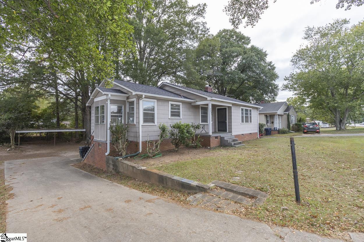 705 Whitehall Road Anderson, SC 29625 - Photo 4 of 48 Gallery Image 4