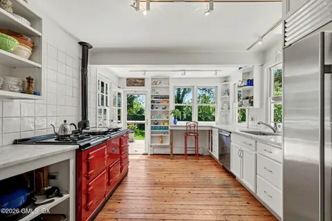 $1,595,000 | 14A W End Avenue, Old Greenwich, CT 06870