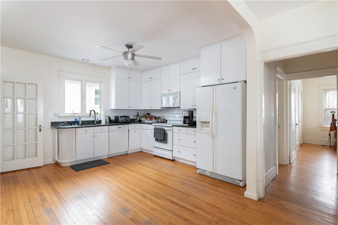 9 Boughton Road Newport, RI 02840 - Photo 4 of 24 Gallery Image 4