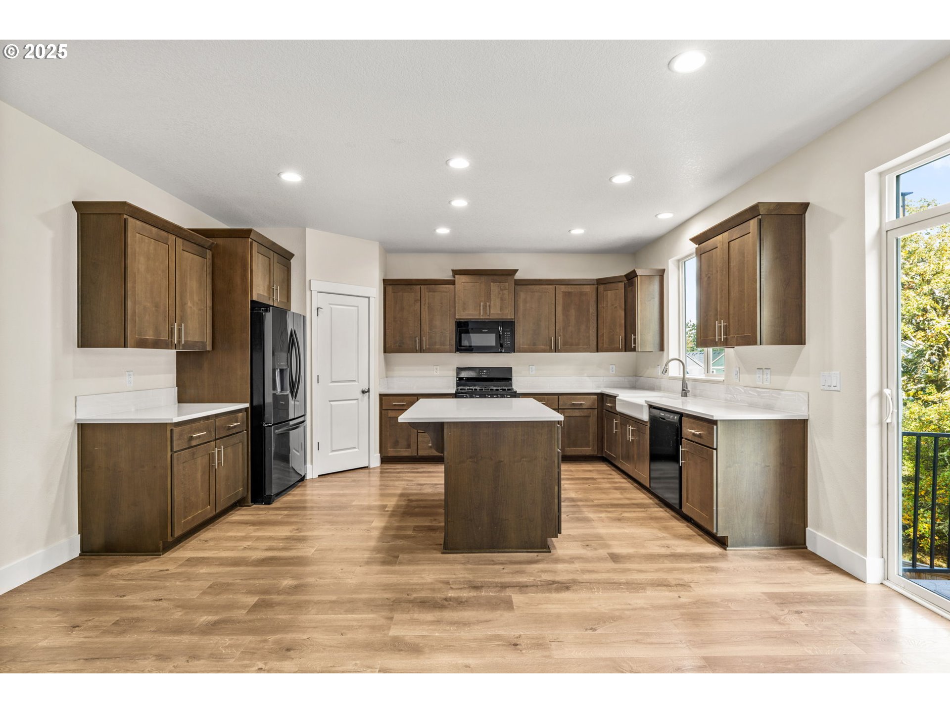 2540 Fieldcress Road Eugene, OR 97403 - Photo 4 of 36