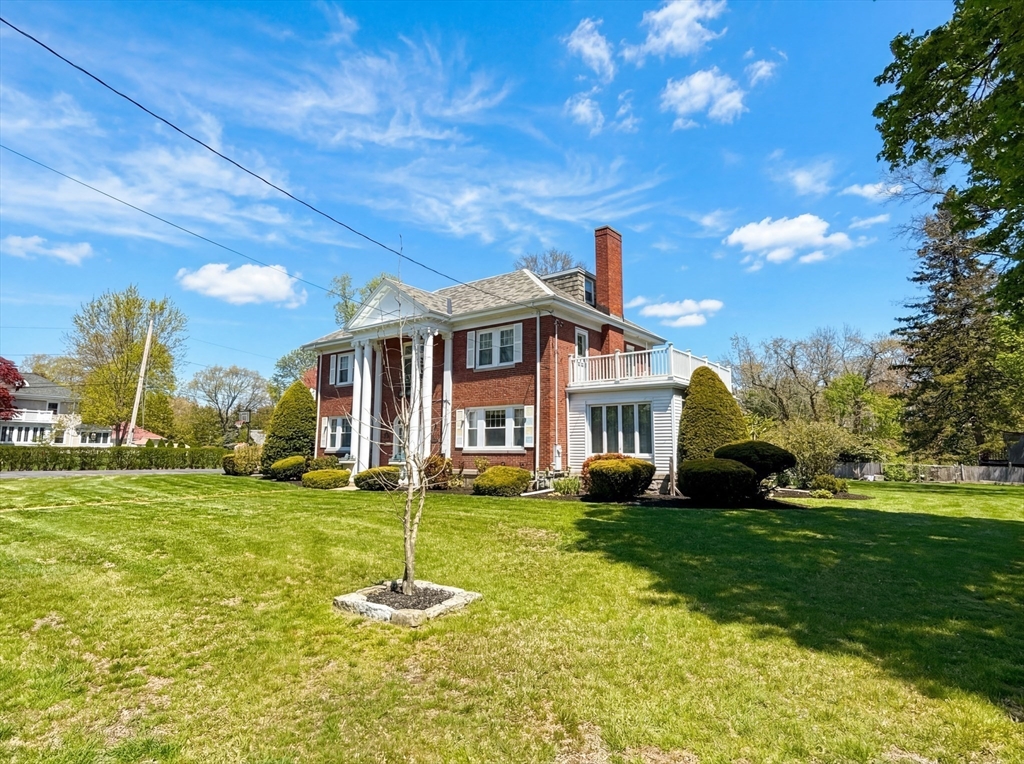 115 Hawthorn Road Braintree, MA 02184 - Photo 3 of 37