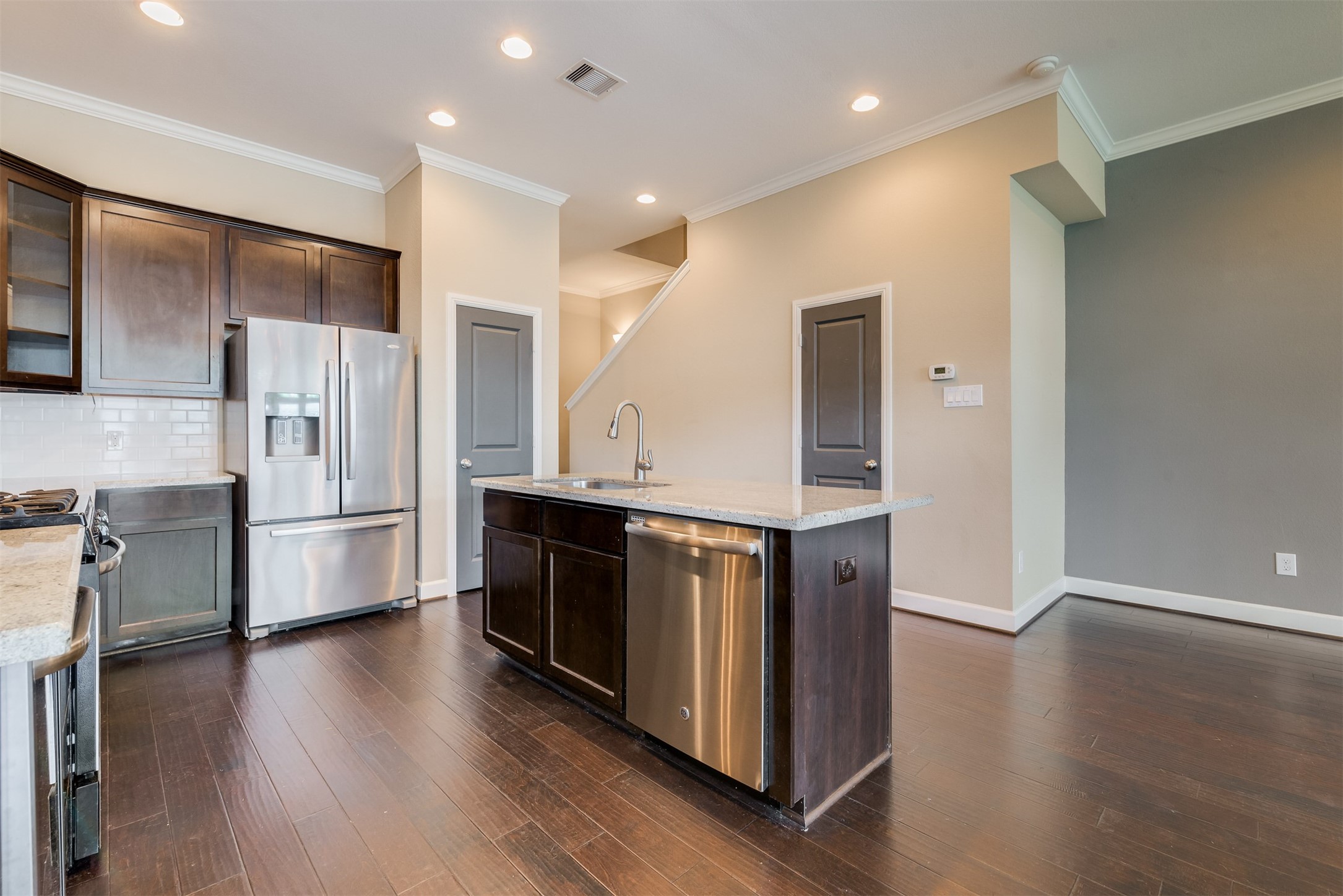 5807 Larkin Street Houston, TX 77007 - Photo 6 of 33