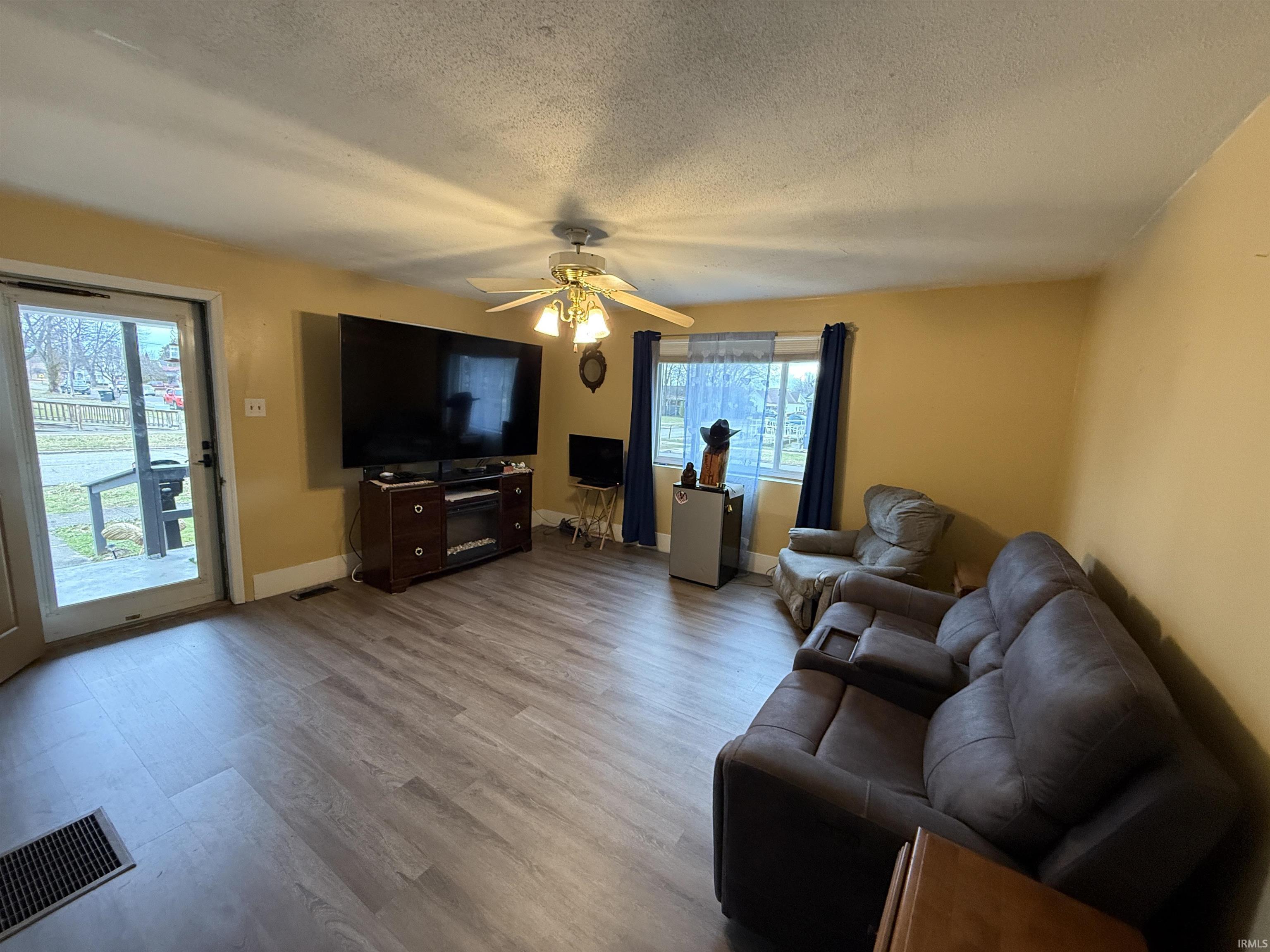 580 Northeast 1st Street Linton, IN 47441 - Photo 16 of 27