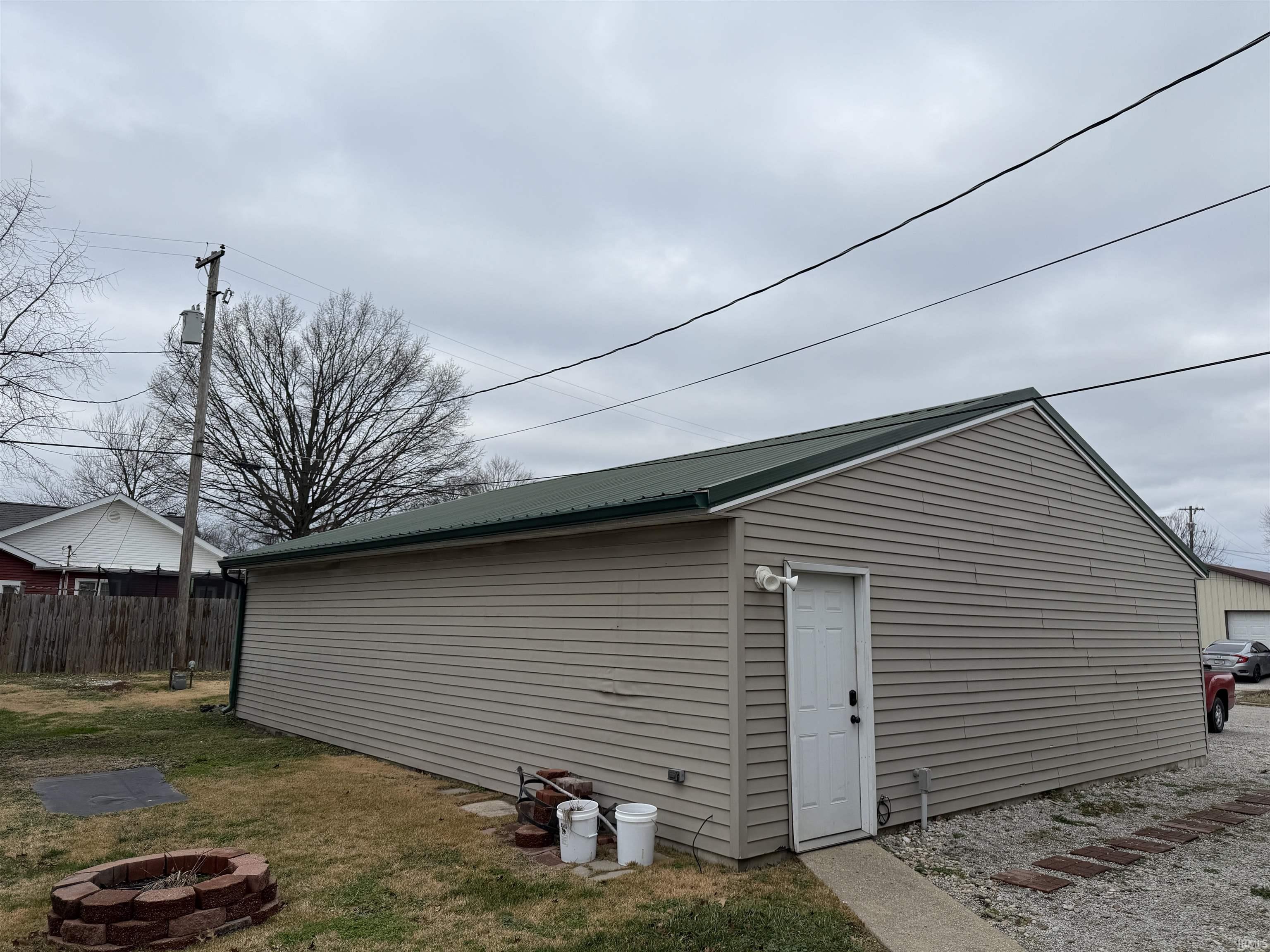 580 Northeast 1st Street Linton, IN 47441 - Photo 8 of 27