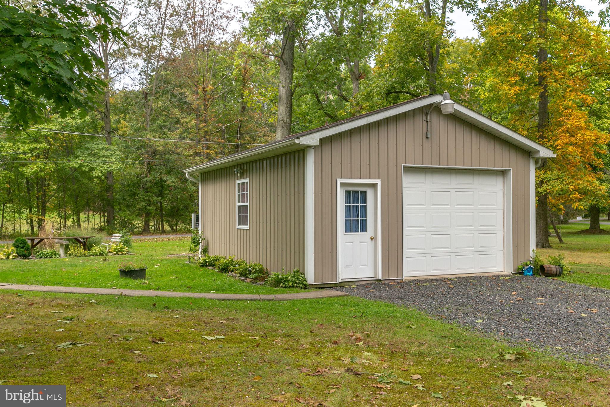 713 Apple Road Quakertown, PA 18951 - Photo 32 of 41 Gallery Image 32