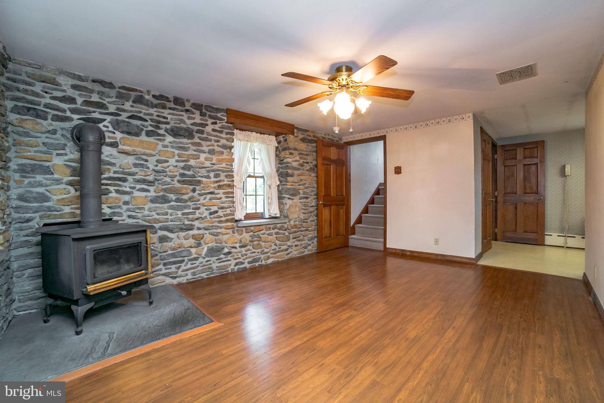 713 Apple Road Quakertown, PA 18951 - Photo 5 of 41 Gallery Image 5