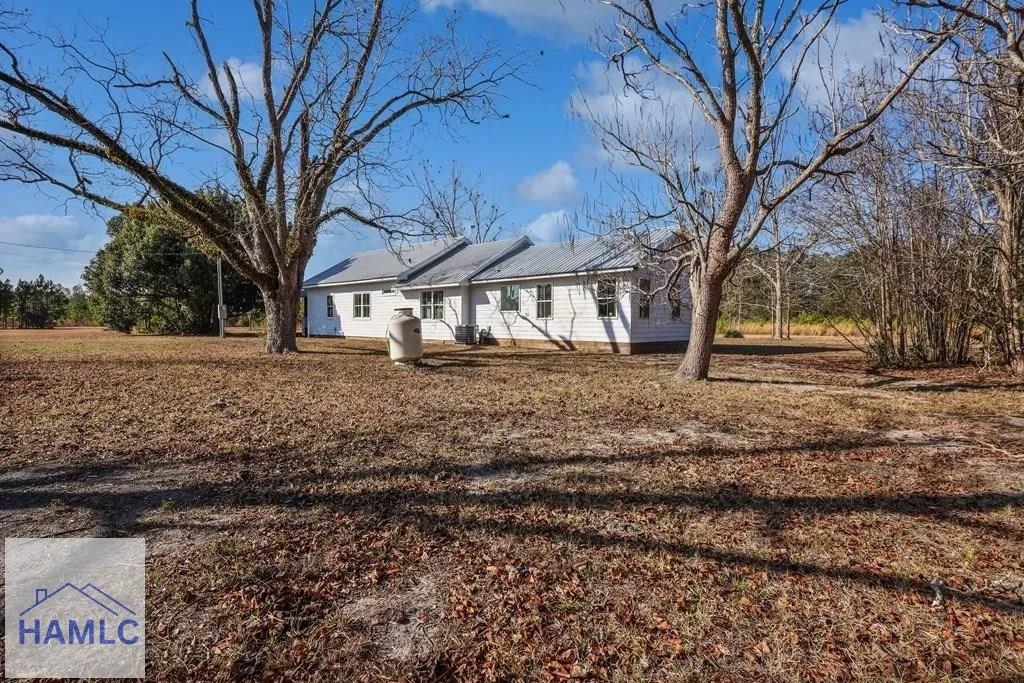 11038 Lanes Bridge Road Jesup, GA 31545 - Photo 9 of 27 Gallery Image 9