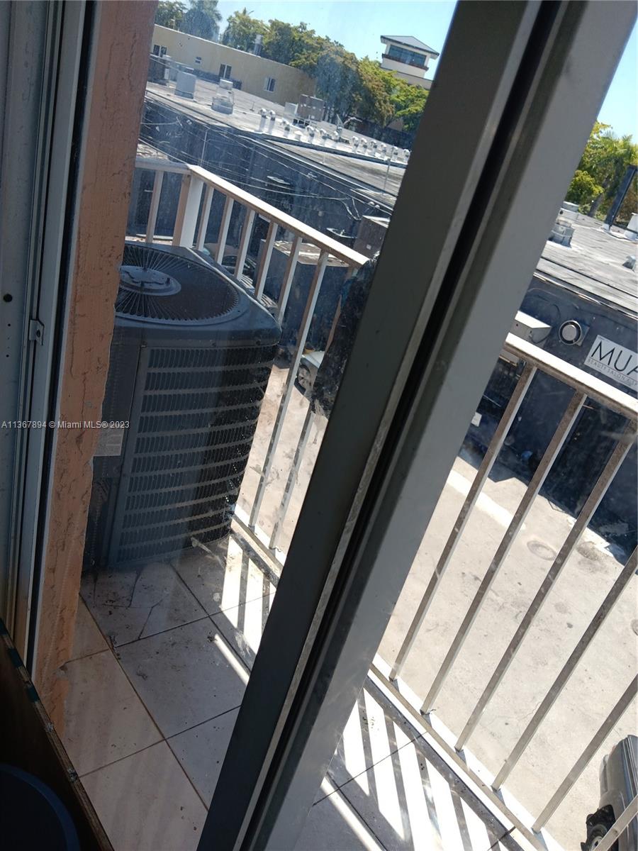 1852 Southwest 7th Street, Unit 309 Miami, FL 33135 - Photo 10 of 12