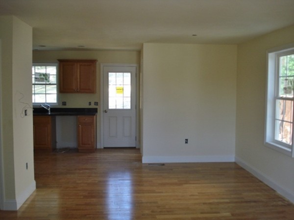 75 Cross Road, Unit 3 Haverhill, MA 01835 - Photo 5 of 17 Gallery Image 5