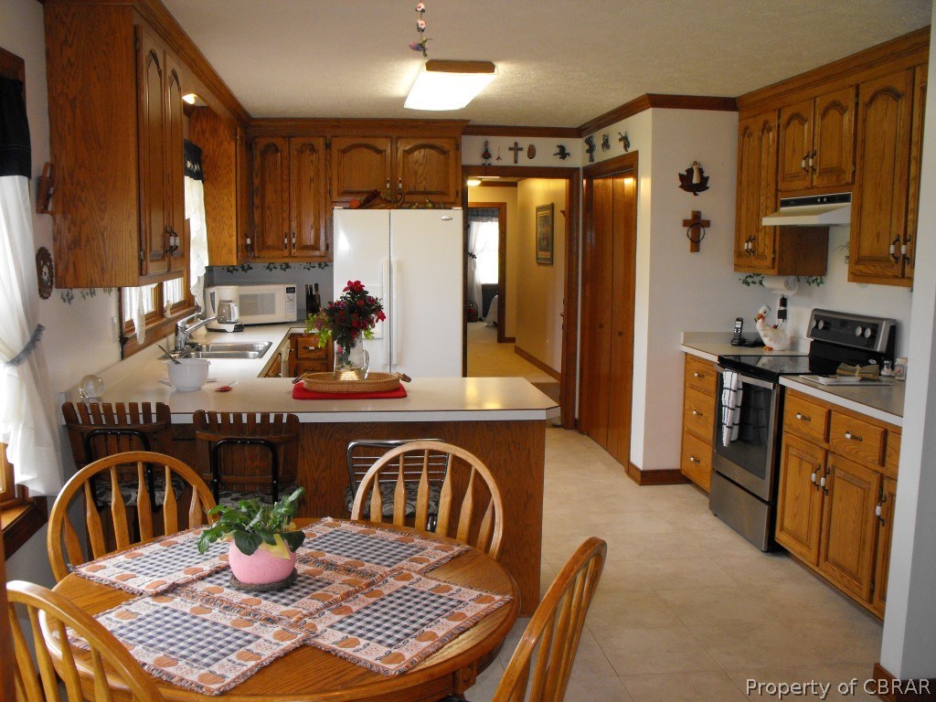 8279 Spring Hill Farm Road East Gloucester, VA 23061 - Photo 4 of 23