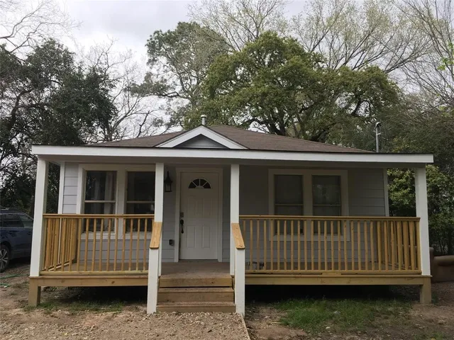 $1,550 | 819 Eubanks Street, Houston, TX 77022