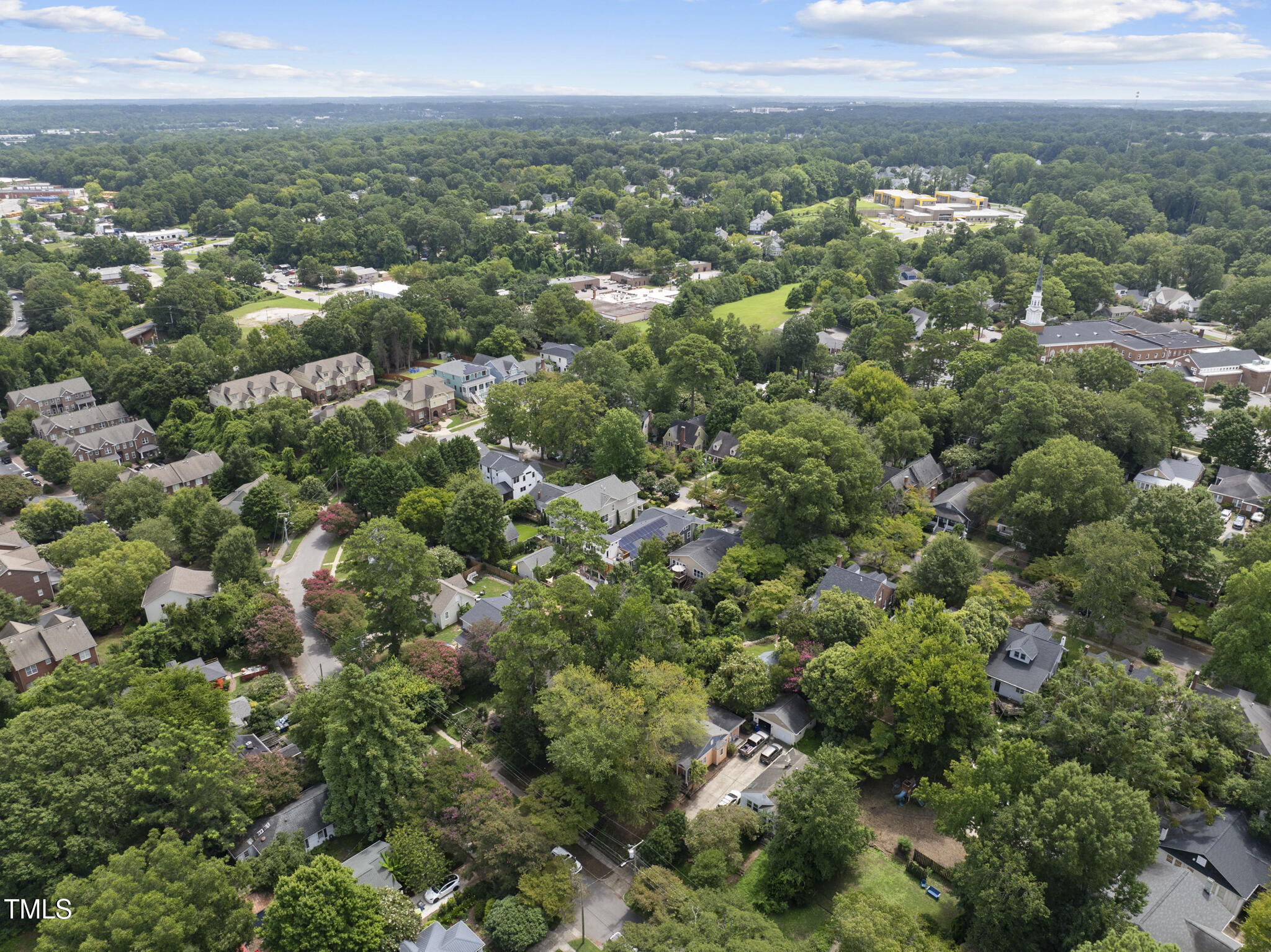 1408 Courtland Drive Raleigh, NC 27604 - Photo 14 of 20 DJI_20250811122307_0036_D