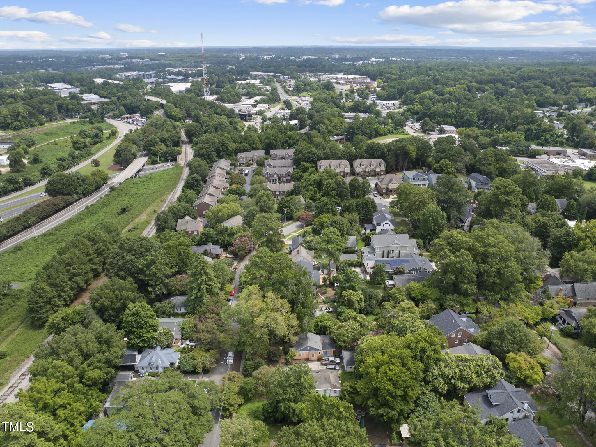 1408 Courtland Drive Raleigh, NC 27604 - Photo 15 of 20 DJI_20250811122319_0039_D