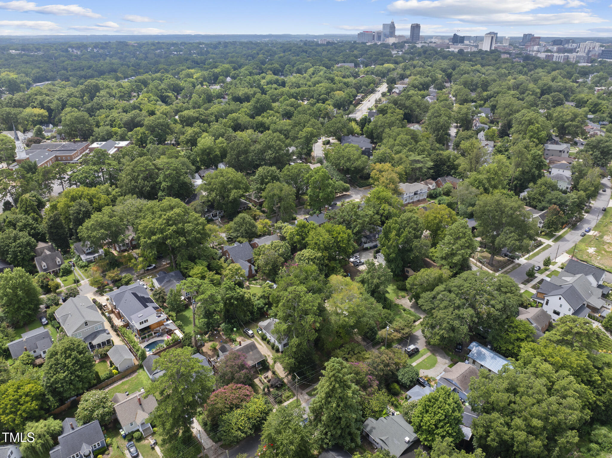 1408 Courtland Drive Raleigh, NC 27604 - Photo 7 of 20 DJI_20250811122210_0021_D