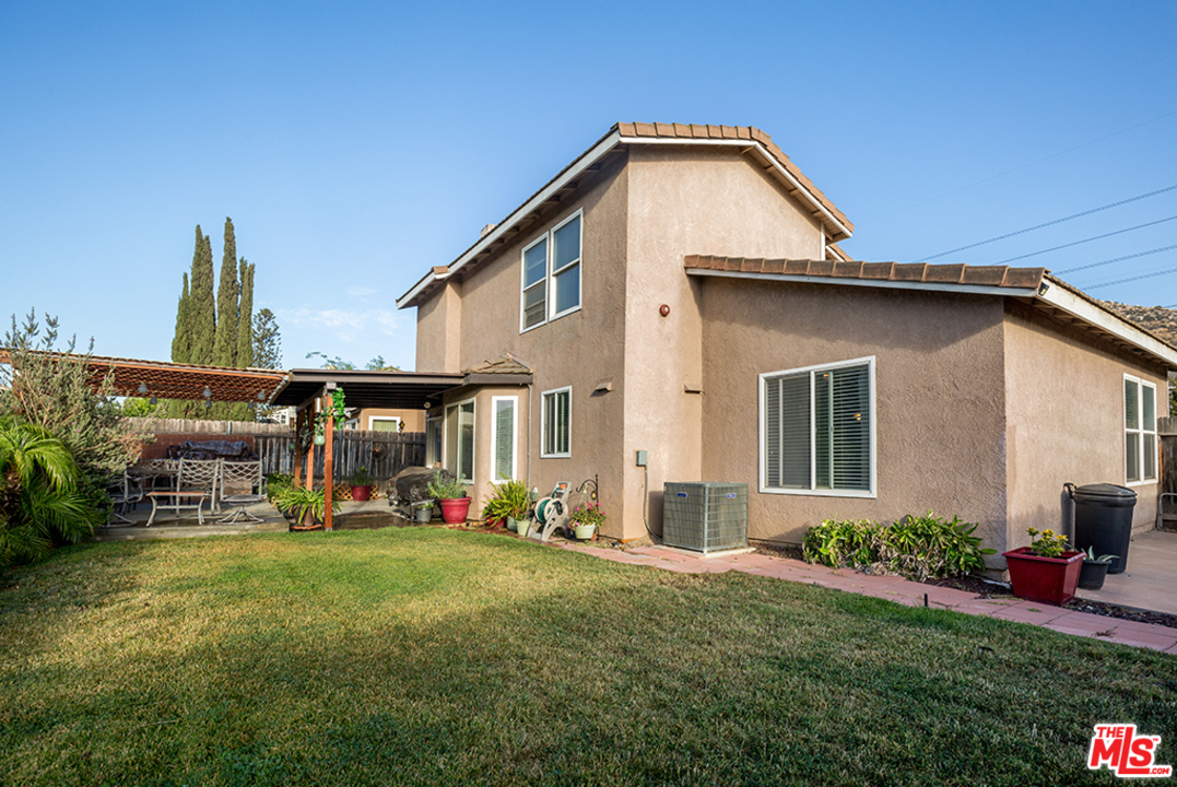 16300 Trelaney Road Fontana, CA 92337 - Photo 18 of 22