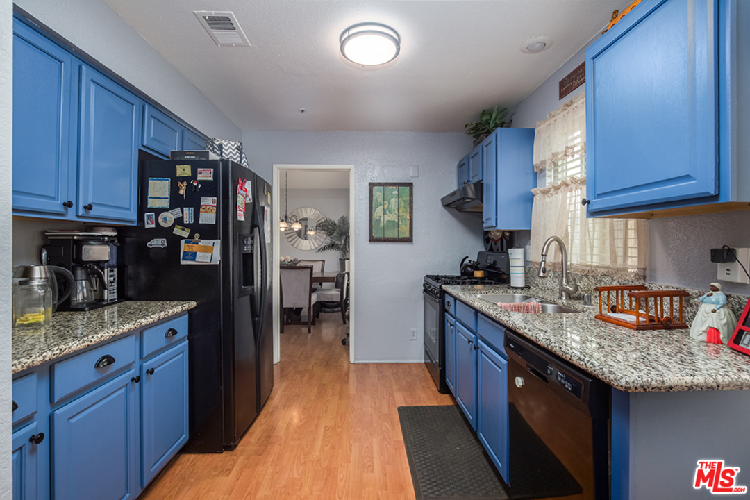 16300 Trelaney Road Fontana, CA 92337 - Photo 8 of 22