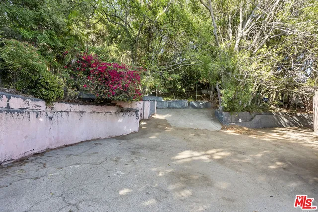 $12,900,000 | 1830 North Sierra Bonita Avenue, Los Angeles, CA 90046