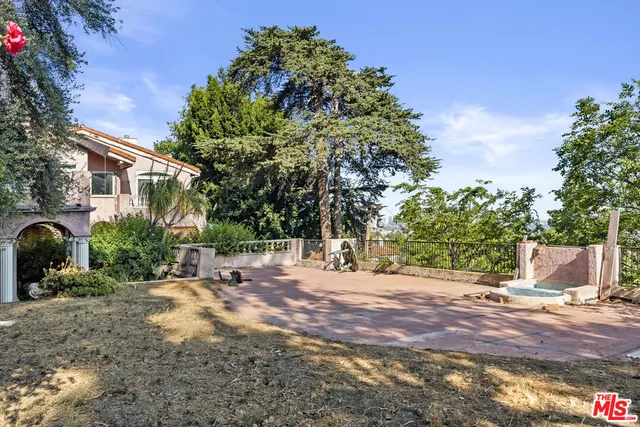 $12,900,000 | 1830 North Sierra Bonita Avenue, Los Angeles, CA 90046