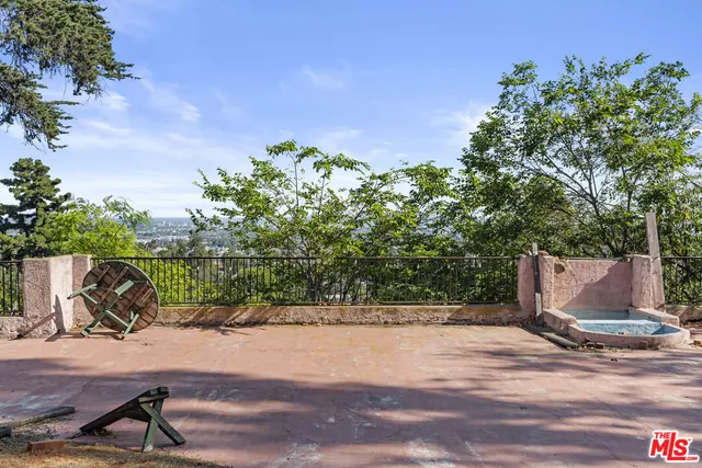 $12,900,000 | 1830 North Sierra Bonita Avenue, Los Angeles, CA 90046