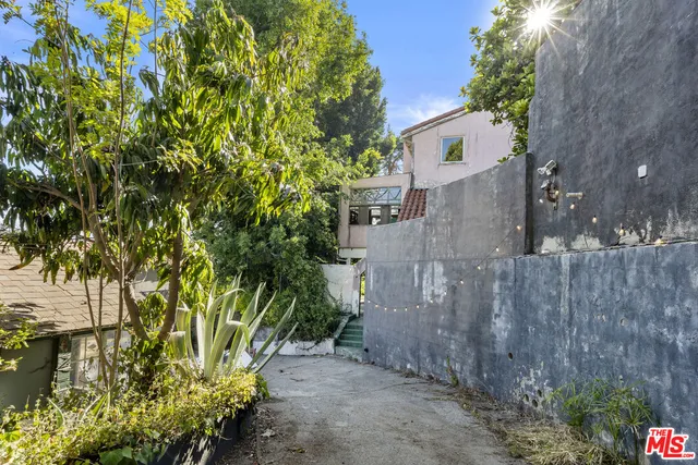 $12,900,000 | 1830 North Sierra Bonita Avenue, Los Angeles, CA 90046