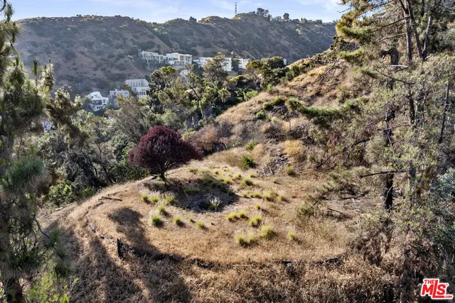 $12,900,000 | 1830 North Sierra Bonita Avenue, Los Angeles, CA 90046