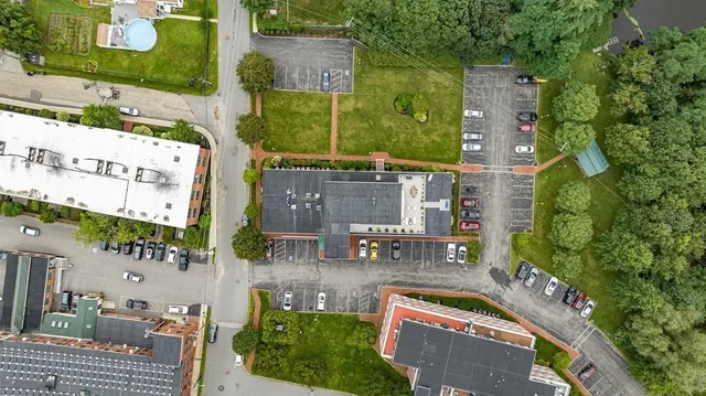 $3,000 | 25 Cedar Street, Unit 12, Amesbury, MA 01913