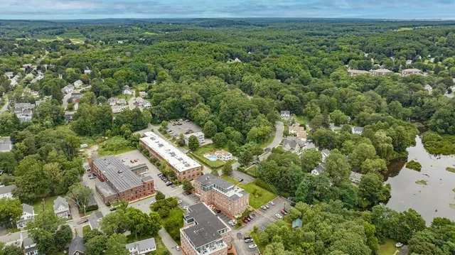 $3,000 | 25 Cedar Street, Unit 12, Amesbury, MA 01913