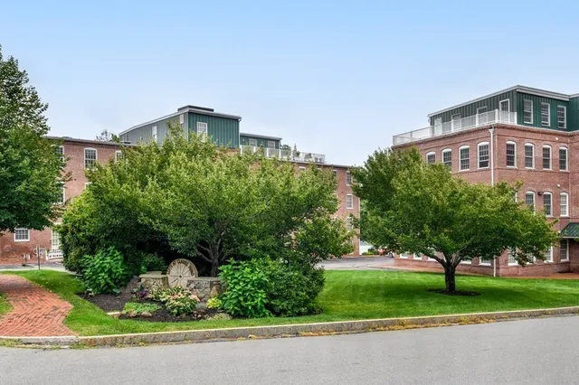 $3,000 | 25 Cedar Street, Unit 12, Amesbury, MA 01913