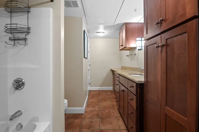 $3,000 | 25 Cedar Street, Unit 12, Amesbury, MA 01913