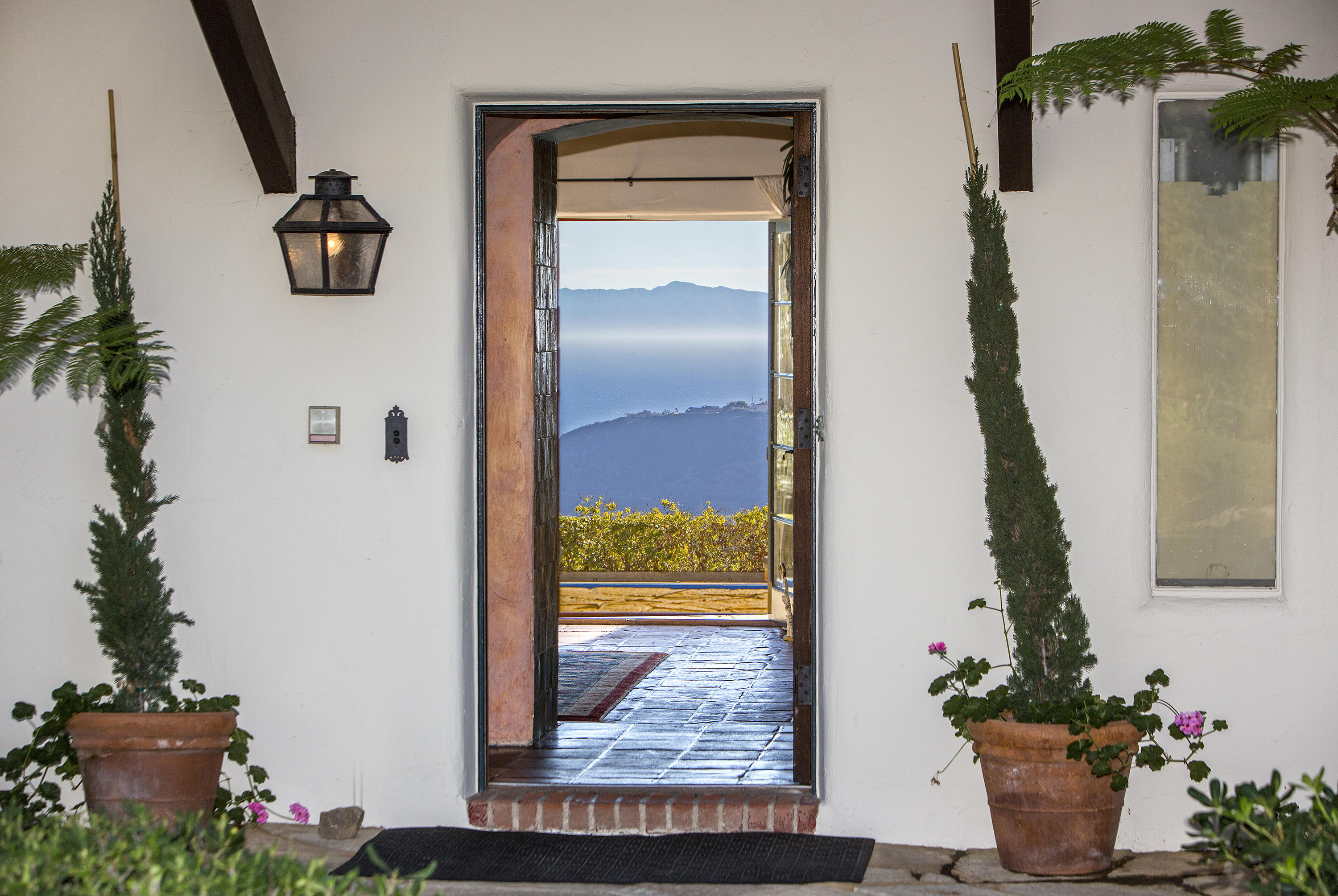 1919 Las Tunas Road Santa Barbara, CA 93103 - Photo 4 of 27